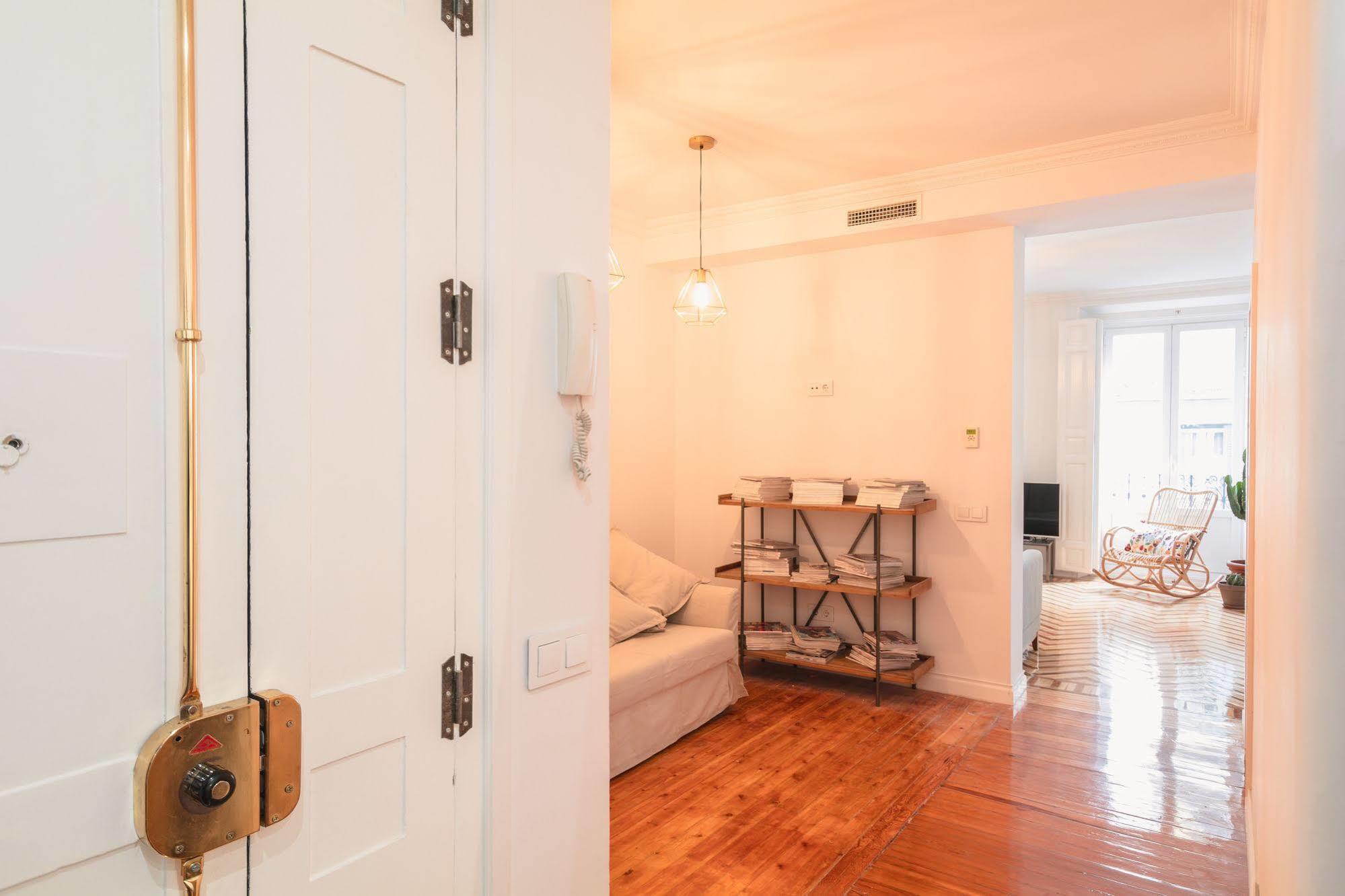 Fuencarral Apartment Madrid Exterior photo